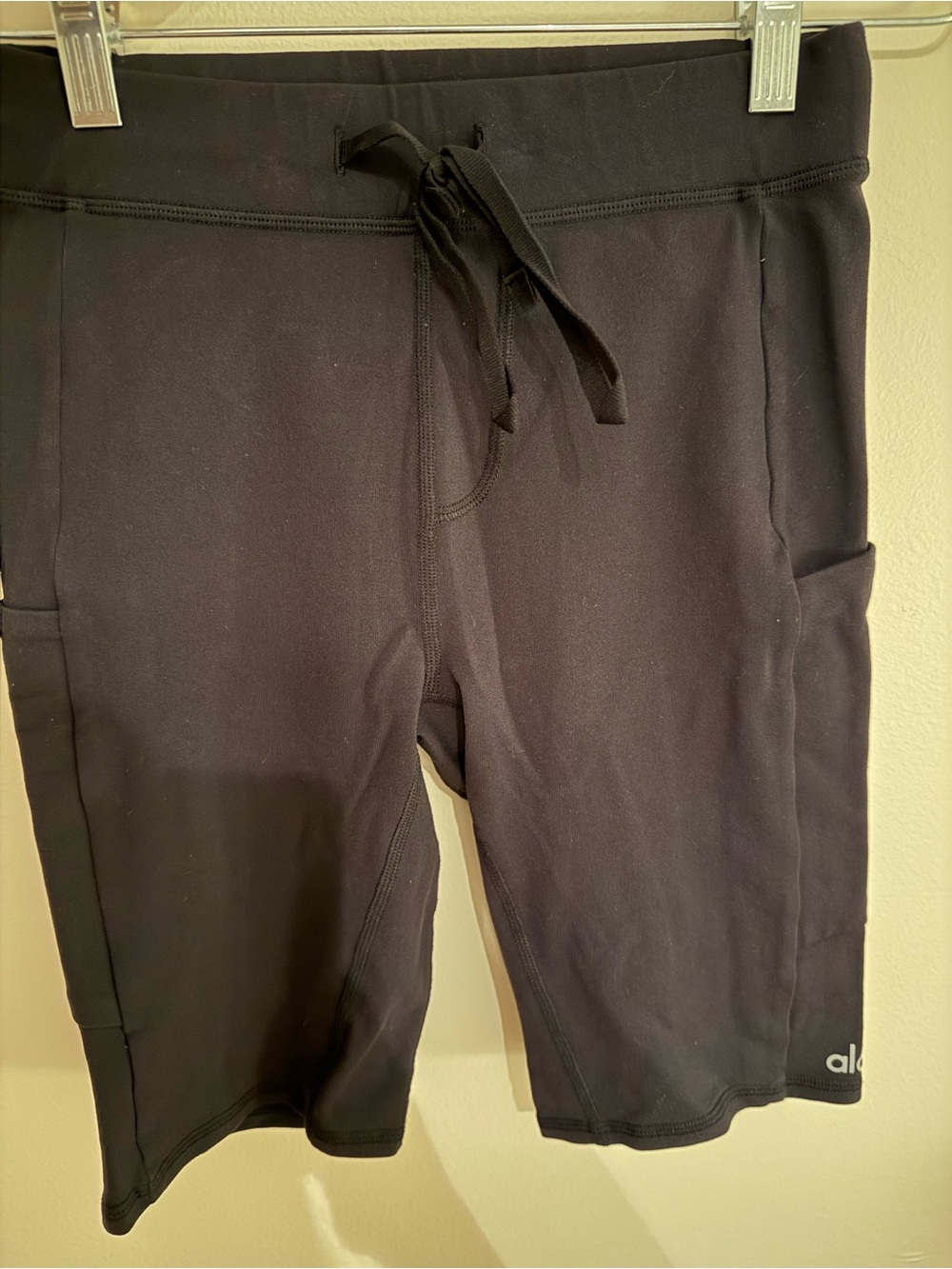 ALO Yoga Women’s Black Yoga/Cycling/Running Drawstring Shorts